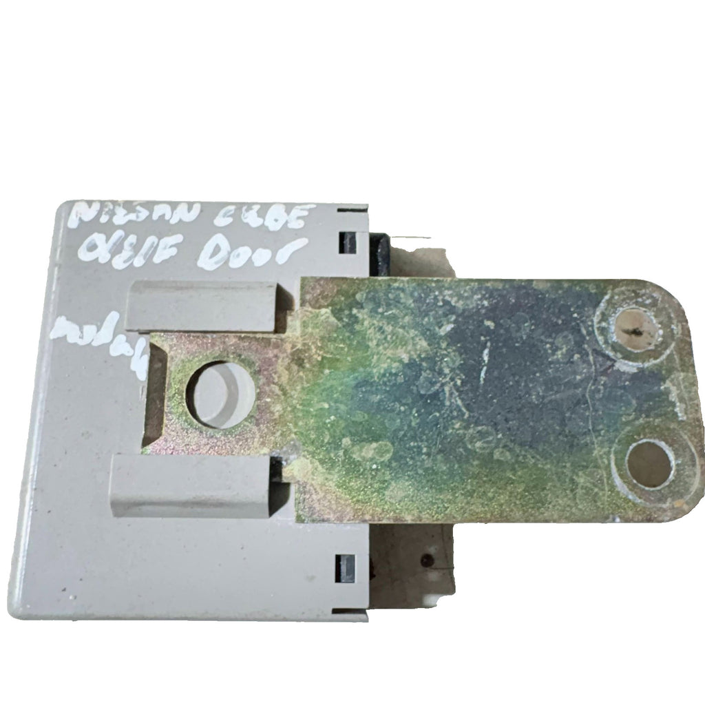 Nissan Cube 2009-2011 Drivers Right Side Front Door Module