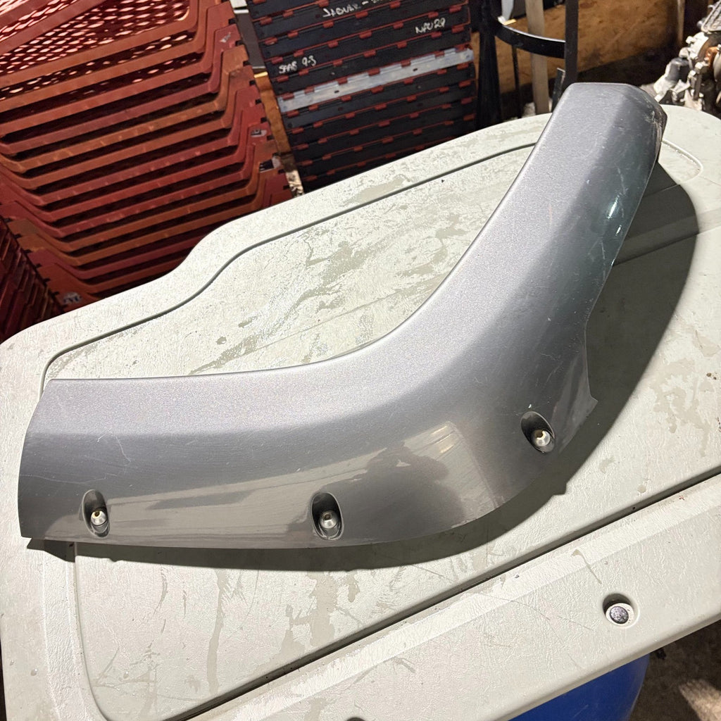 2014 2015 2016 2017 Jeep Cherokee KL Right Rear Lower Bumper Valance Corner Trim