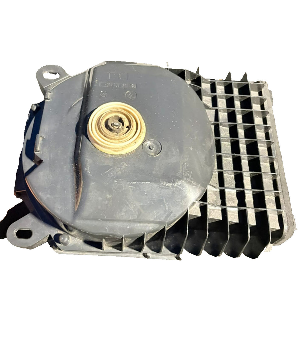 BMW 3 E90/E91 E9x Right Underseat Subwoofer Speaker 4Ω 65139143986 up to 03/2009