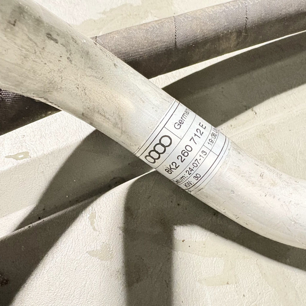AUDI A4 B8 2.0 TDI 100kW Air Con A/C Pipe Hose 8K0260707S 2011