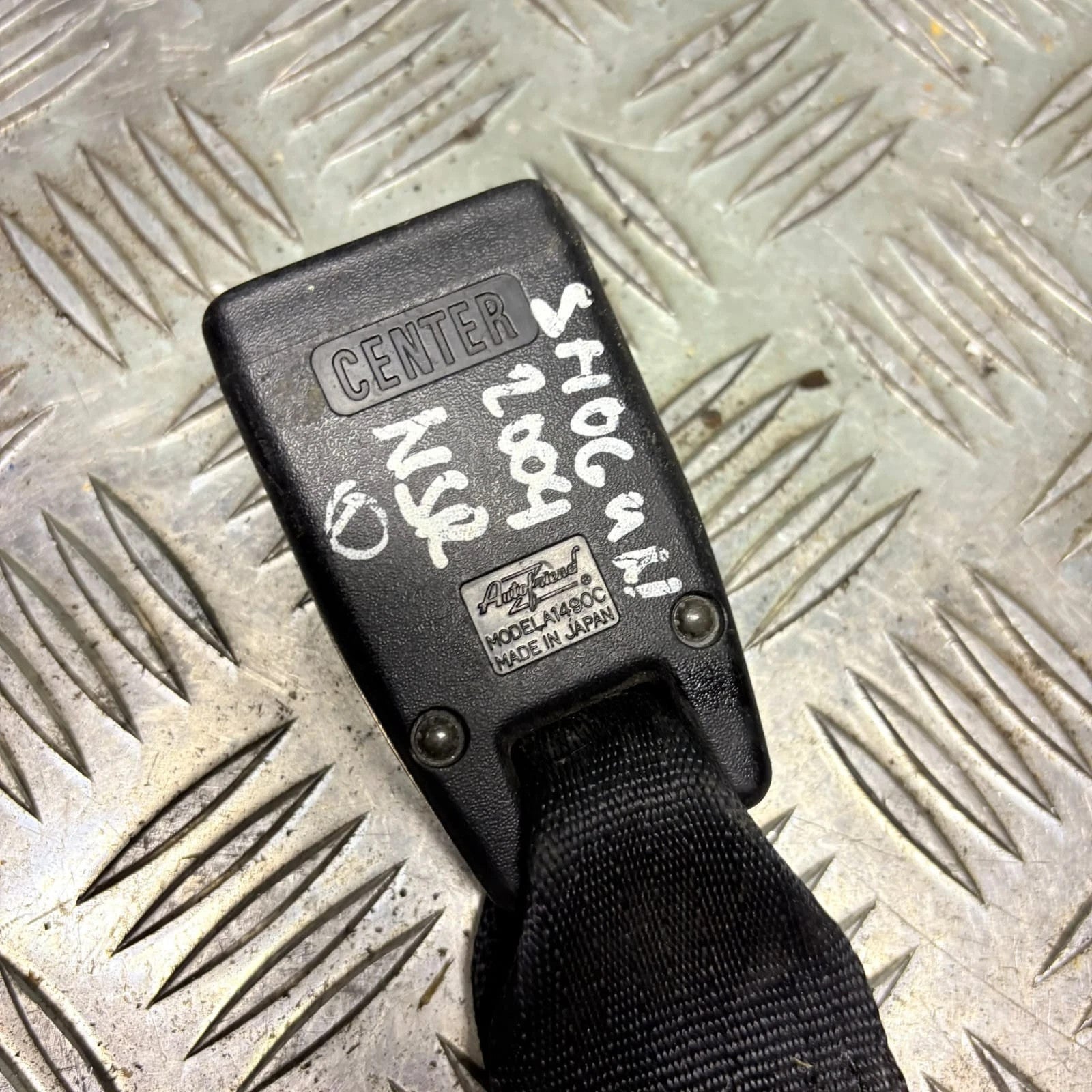 MITSUBISHI SHOGUN PININ 1999-2006 REAR LEFT SIDE SEAT BELT CLASP A1490C