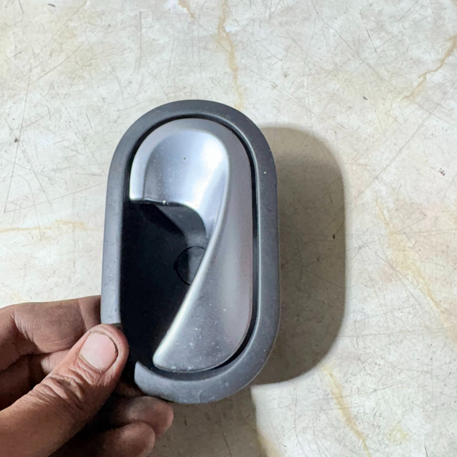 RENAULT SCENIC 2005 INTERIOR DOOR HANDLE FRONT RIGHT DRIVER SIDE