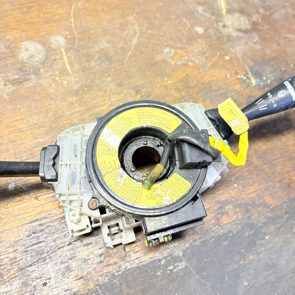 Mitsubishi Shogun 7 Indicator Stalks Headlight Control Steering Sensor 2003