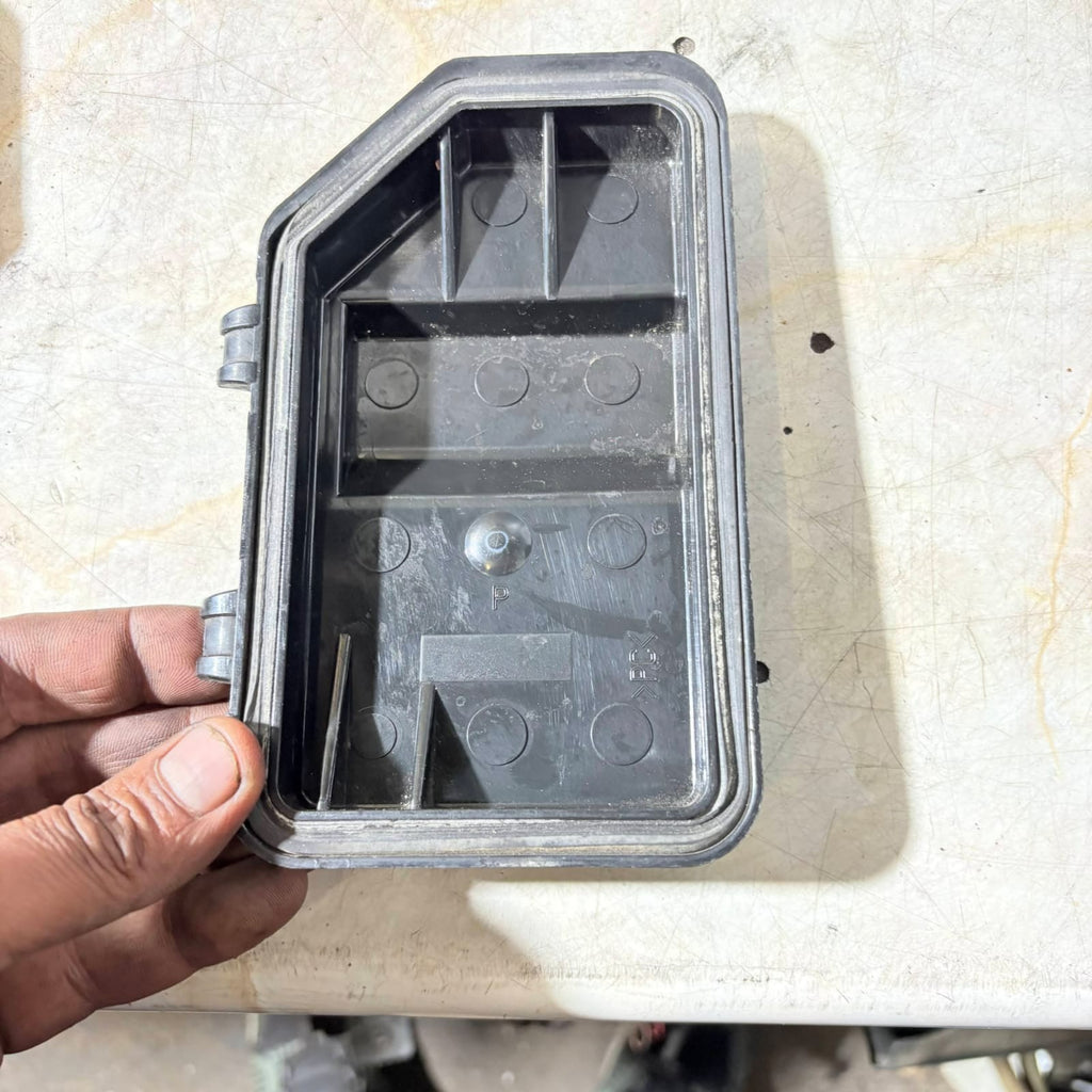 Ford Focus Mk1 Nearside Headlight Bulb dust cover 126149713824