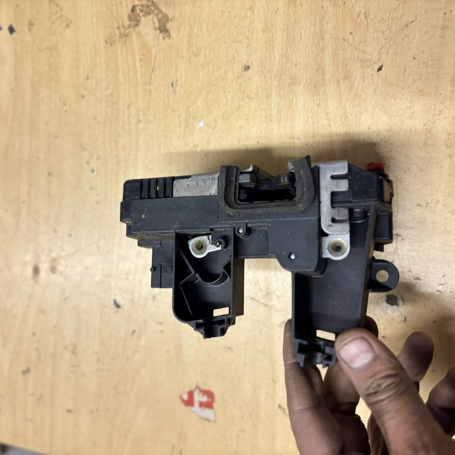 Door lock mech solenoid Driver Rear OPLE Vectra C Signum ident QX 13210763 2006