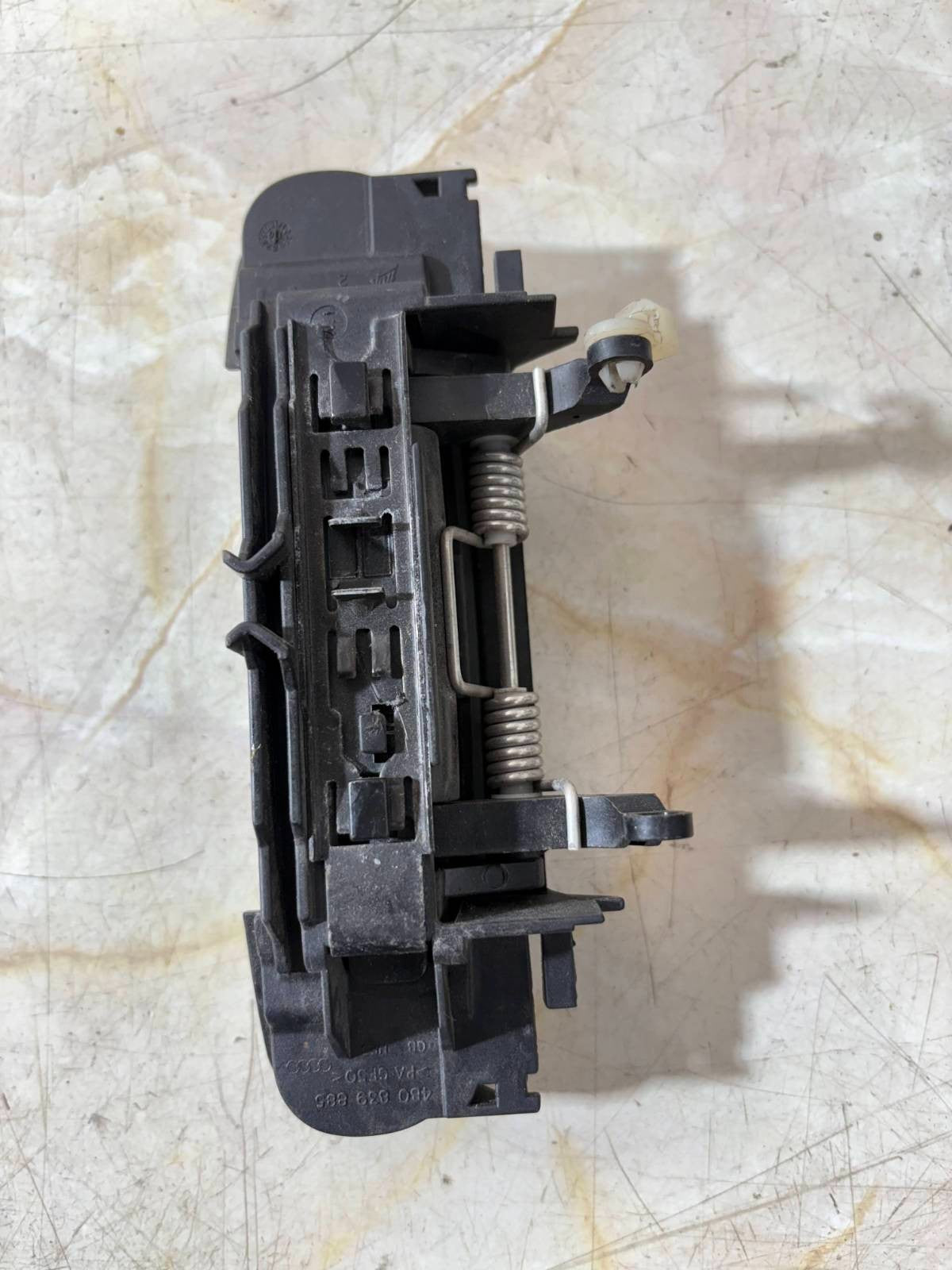 AUDI A3 8P 2010 PASSENGER SIDE FRON TEXTERIOR DOOR HANDLE 480839885