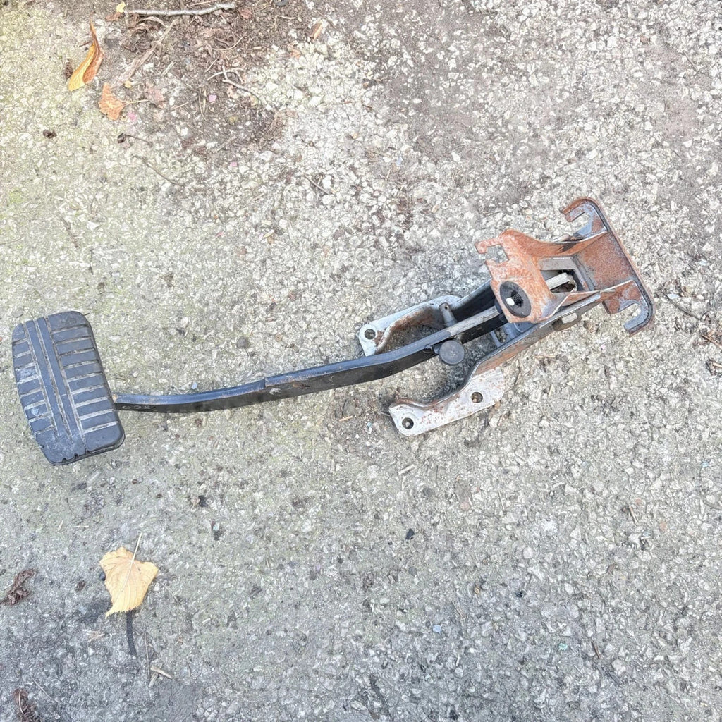 Toyota Avensis Mk2 5dr Hatch 2001 Brake Pedal 116330565412