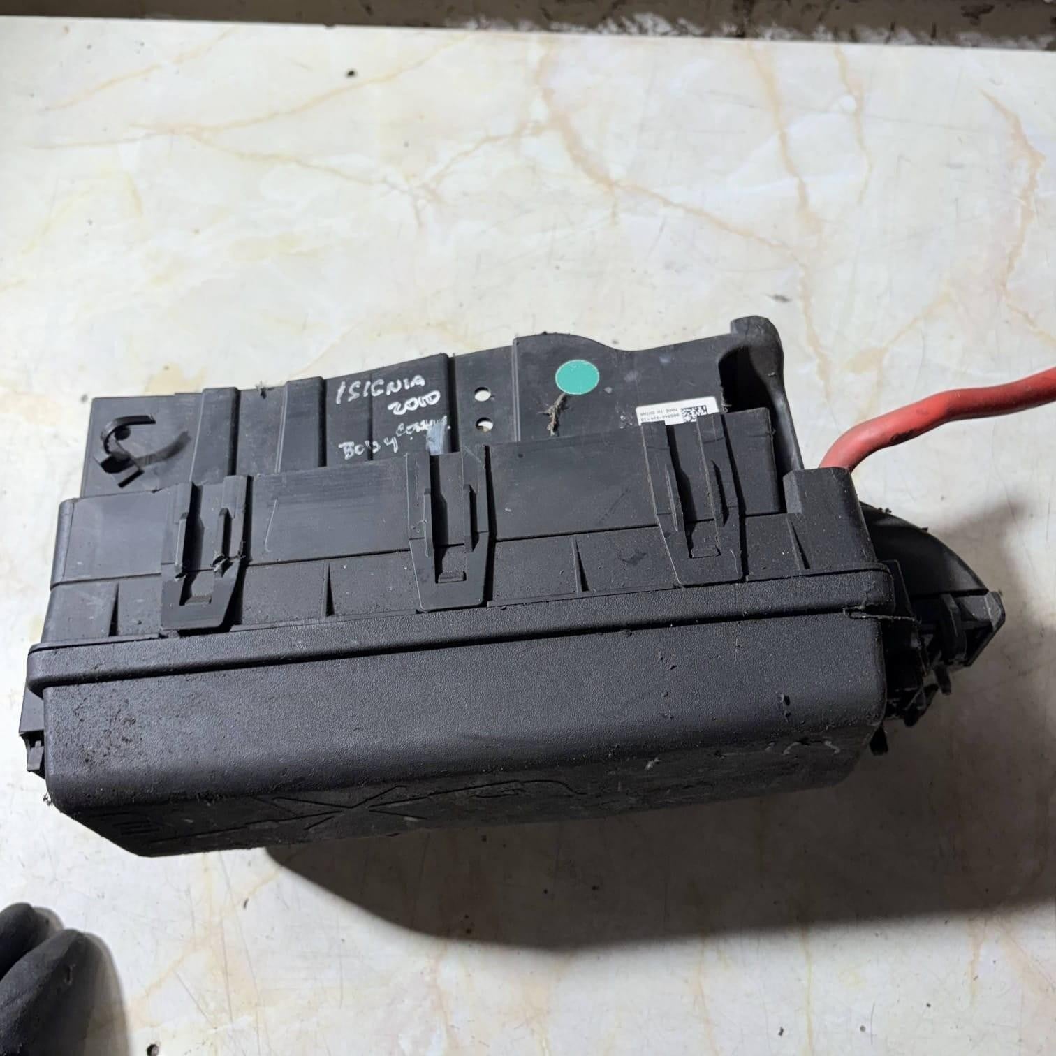 2016 VAUXHALL INSIGNIA 2.0 DIESEL ENGINE BAY FUSE BOX 13253551-02