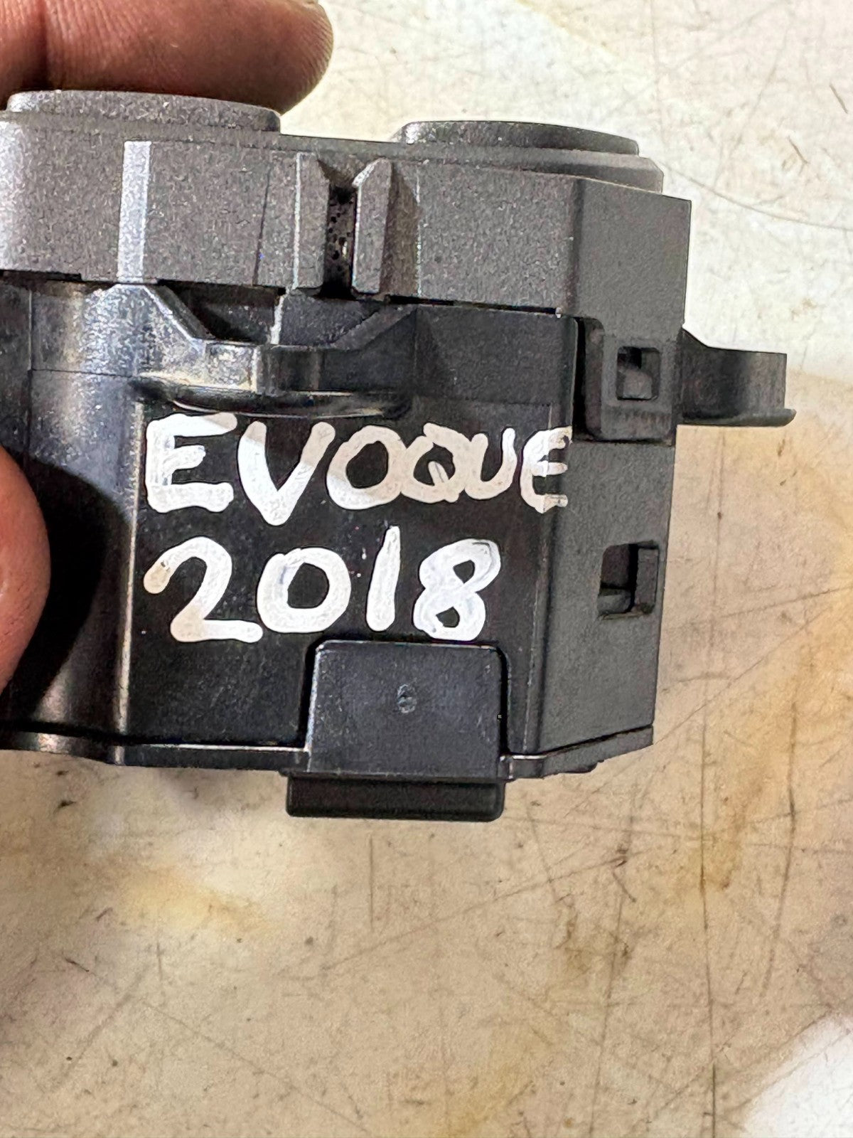 2012-2018 LAND ROVER EVOQUE CENTER CONSOLE TRACTION CONTROL ECO SWITCH