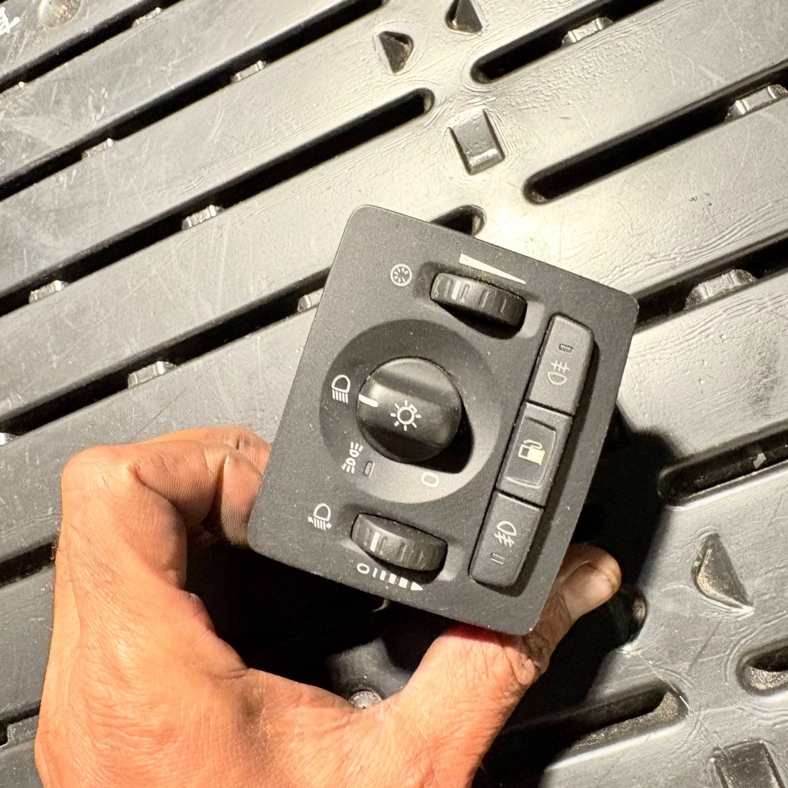 VOLVO V50 2004-2010 HEADLIGHT SWITCH CLUSTER 30739300