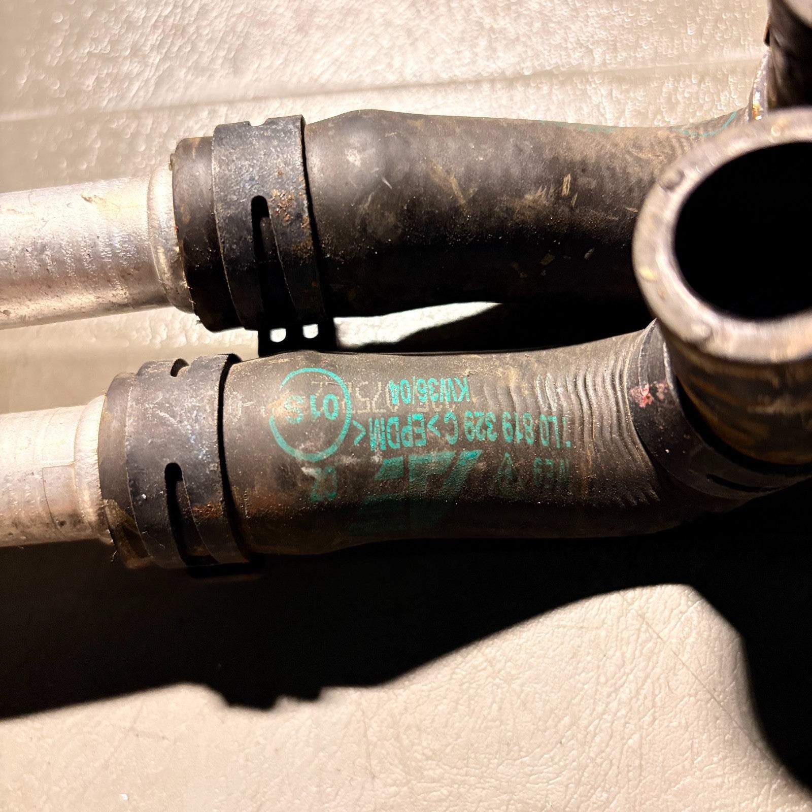 PORSCHE CAYENNE 2003-2006 ALUMINIUM COOLANT PIPE HOSE 7L0819329C