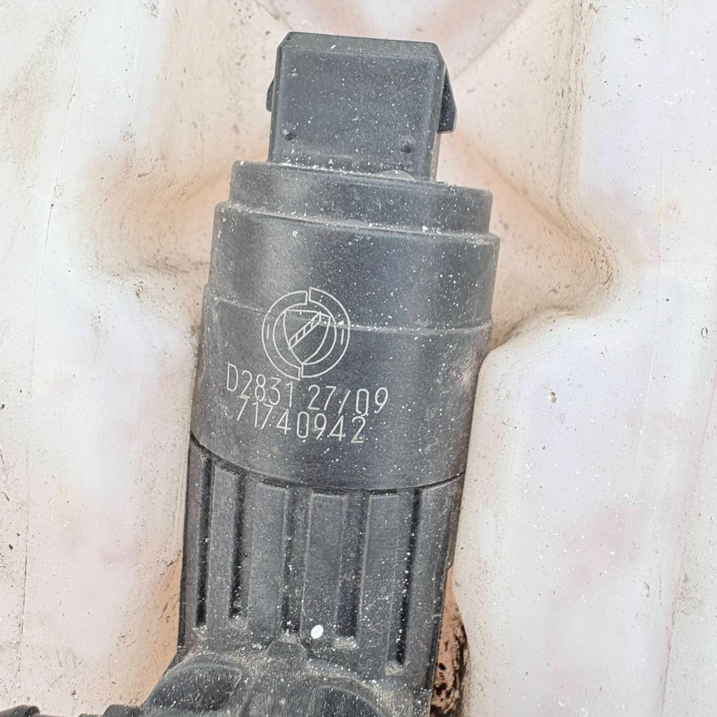 Fiat 500 (312) 2007-2015 Windscreen Washer Bottle Reservoir + Pump 71740942