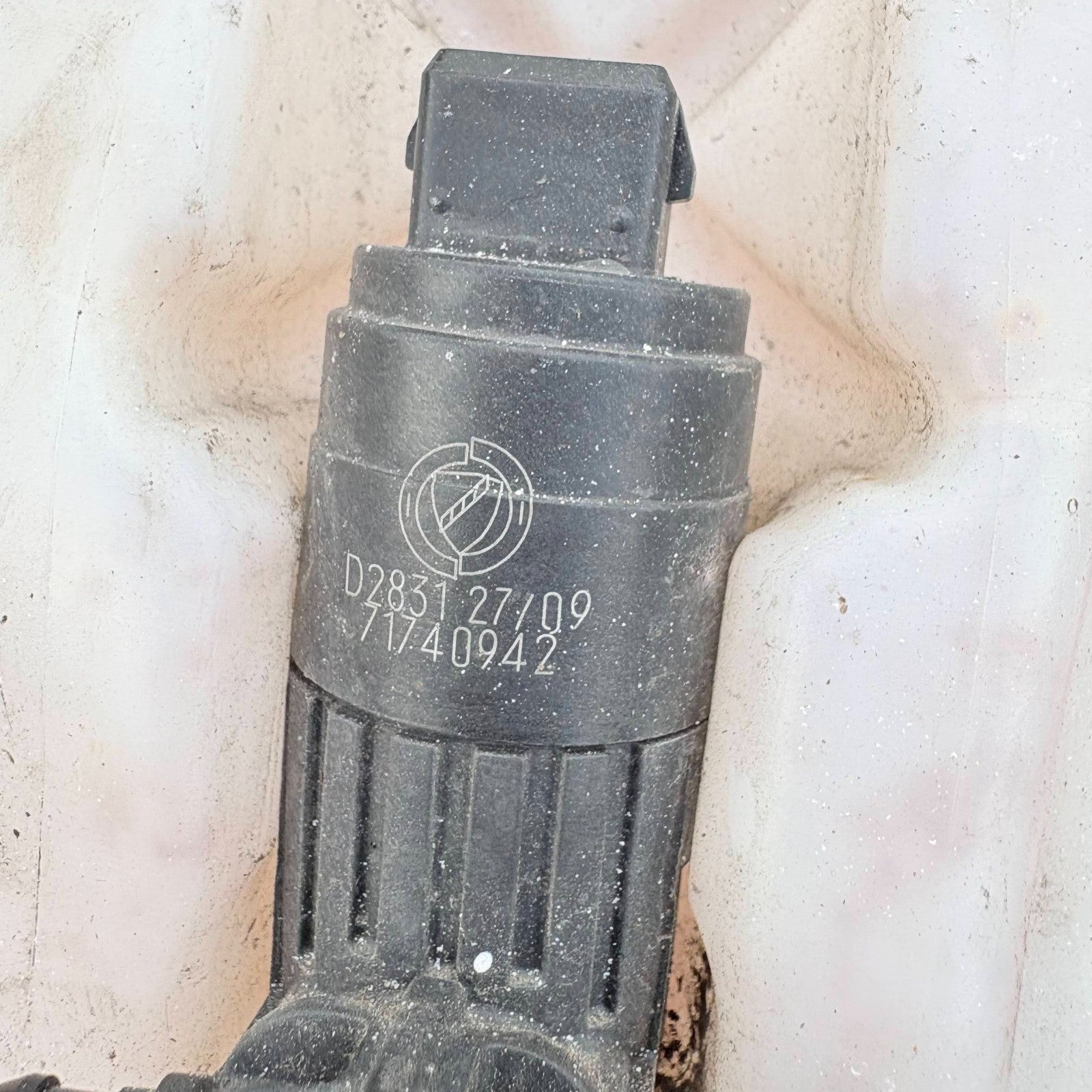 Fiat 500 (312) 2007-2015 Windscreen Washer Bottle Reservoir + Pump 71740942