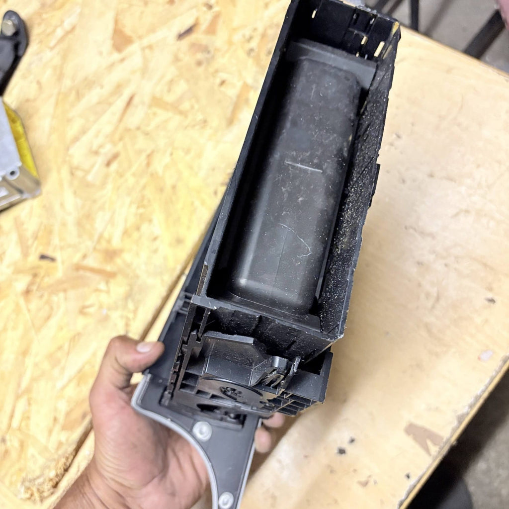 MINI COOPER S R56 2006-2010 PASSENGER DASHBOARD STORAGE COMPARTMENT 9166600