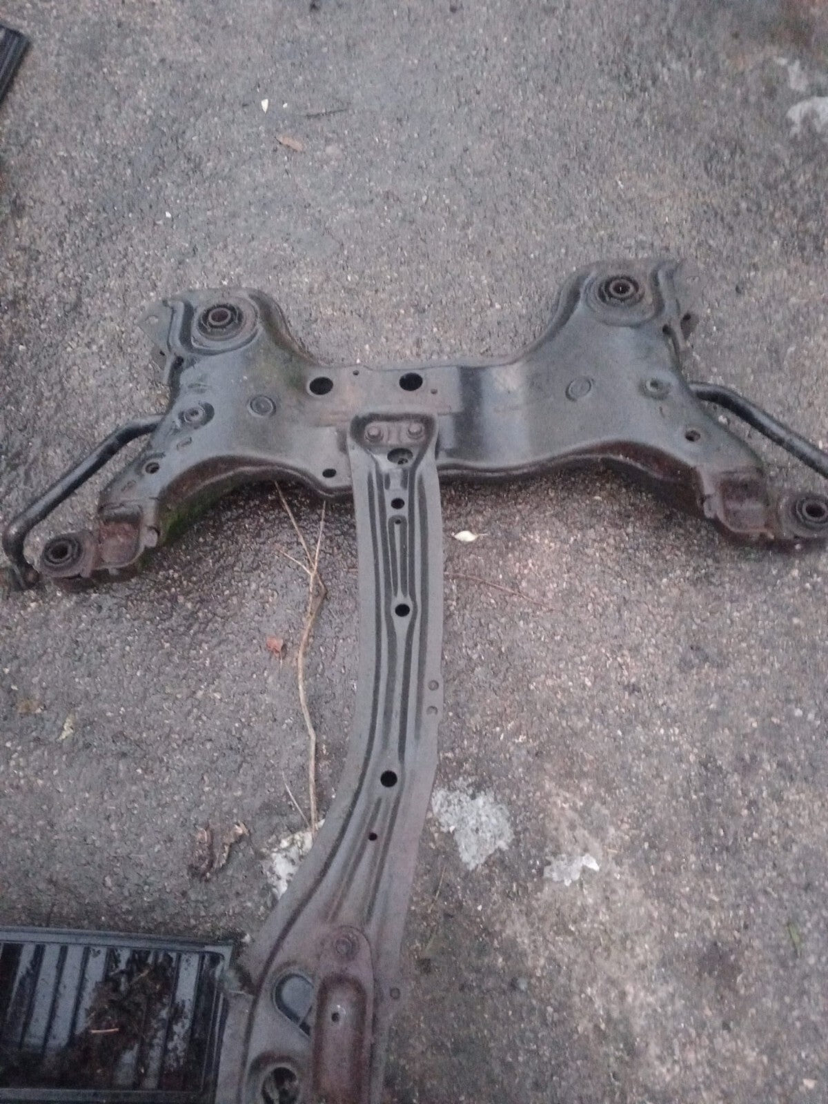 TOYOTA AVENSIS 1997-2003 1.8 AND 2.0 16V FRONT SUBFRAME