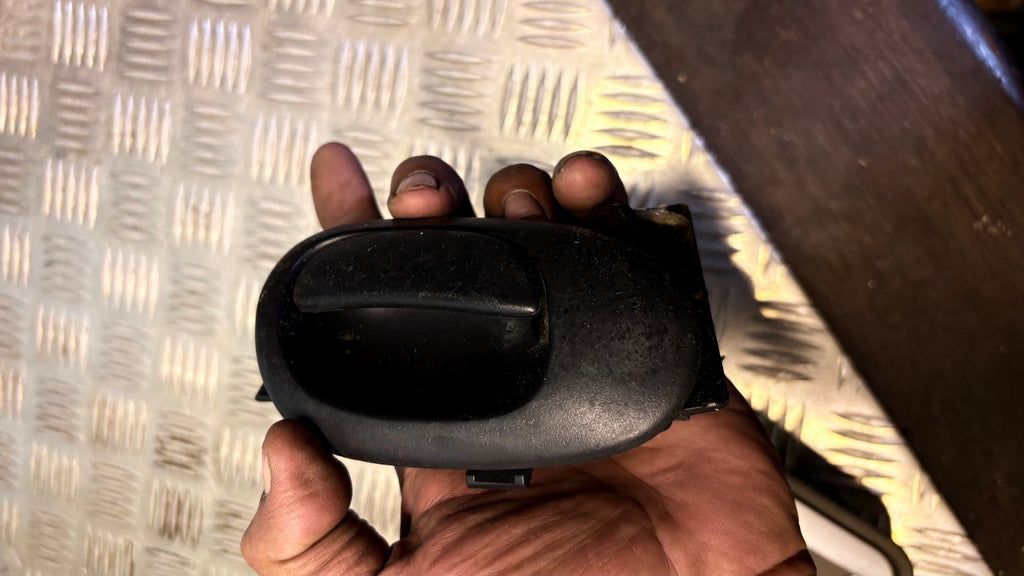 PEUGEOT 206 1998-2009 DOOR HANDLE-INTERIOR (FRONT PASSENGER SIDE)
