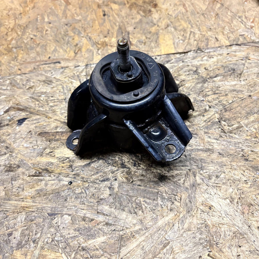 Kia Rio Mk3 (UB) 2011-2017 Front Right Engine Mount Bracket 218101W000