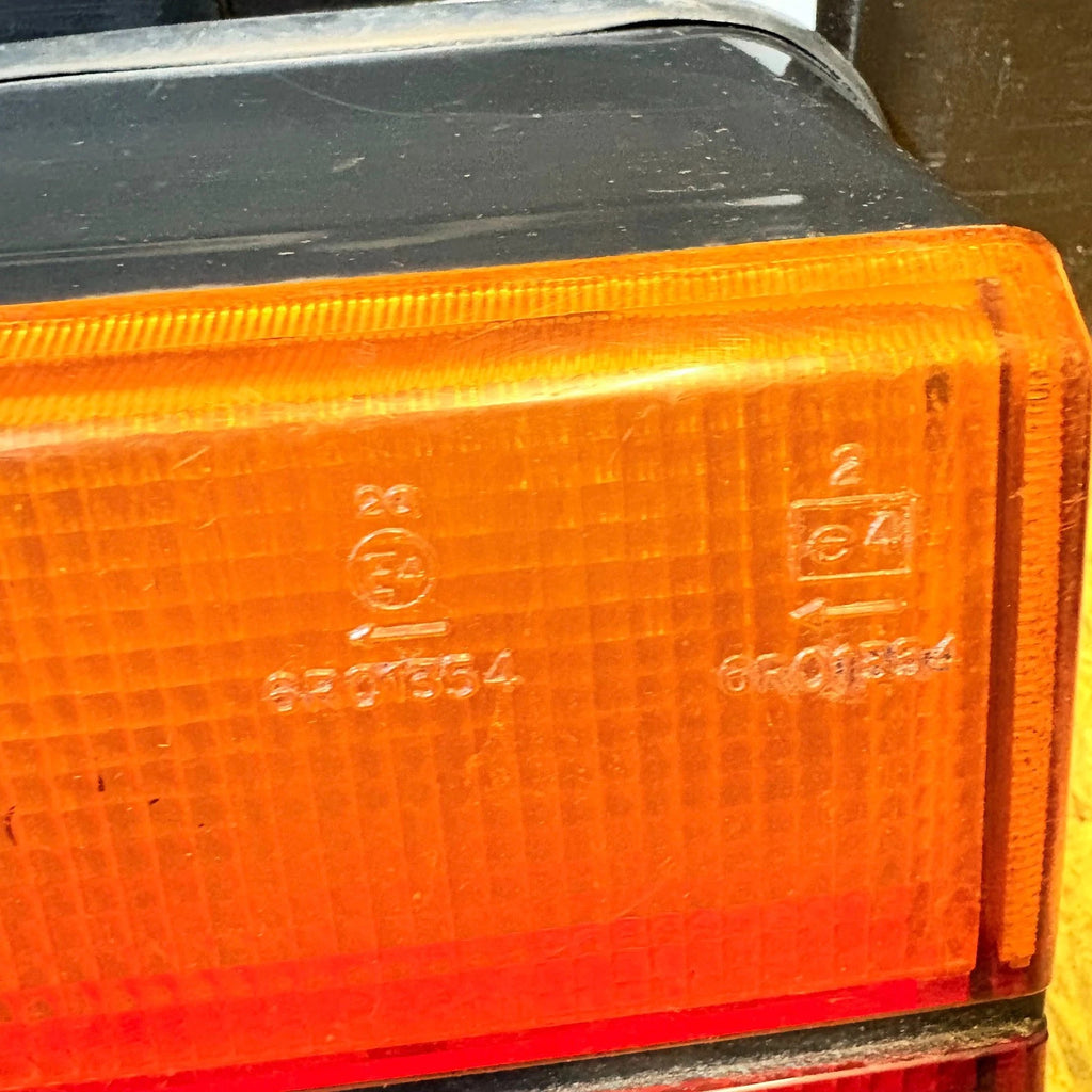 1988-1993 HYUNDAI SONATA REAR RIGHT SIDE TAIL LIGHT