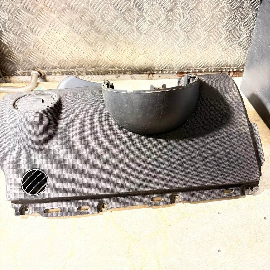 VW2000BEETLE CABRIOLET 1Y CONVERTIBLE LUNAUPPERDASH SPEEDOSURROUND 1C2858454 OSF