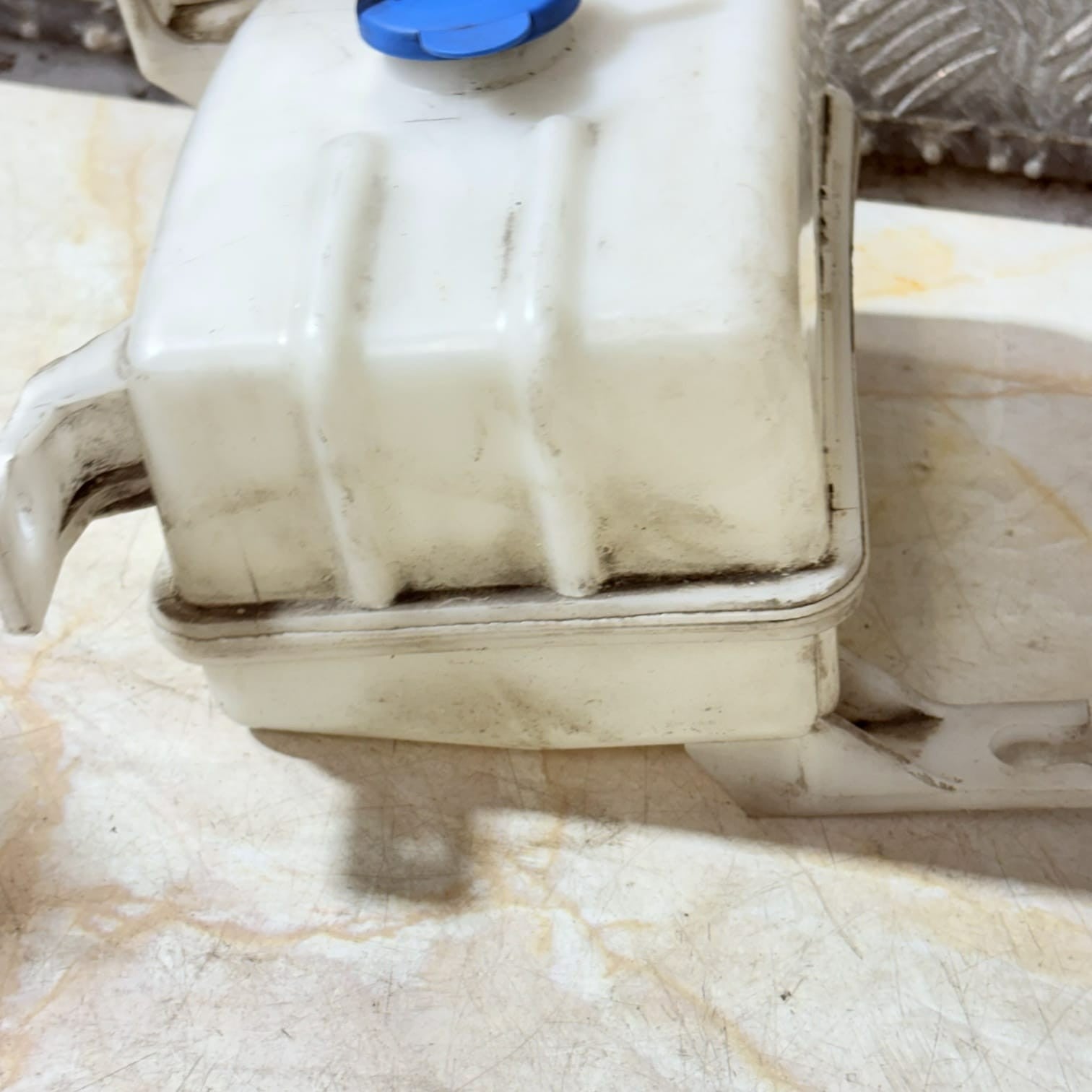 Kia Carens II FJ 2002-2006 2.0 CRDi Coolant Expansion Tank Reservoir 0K2KB-15350