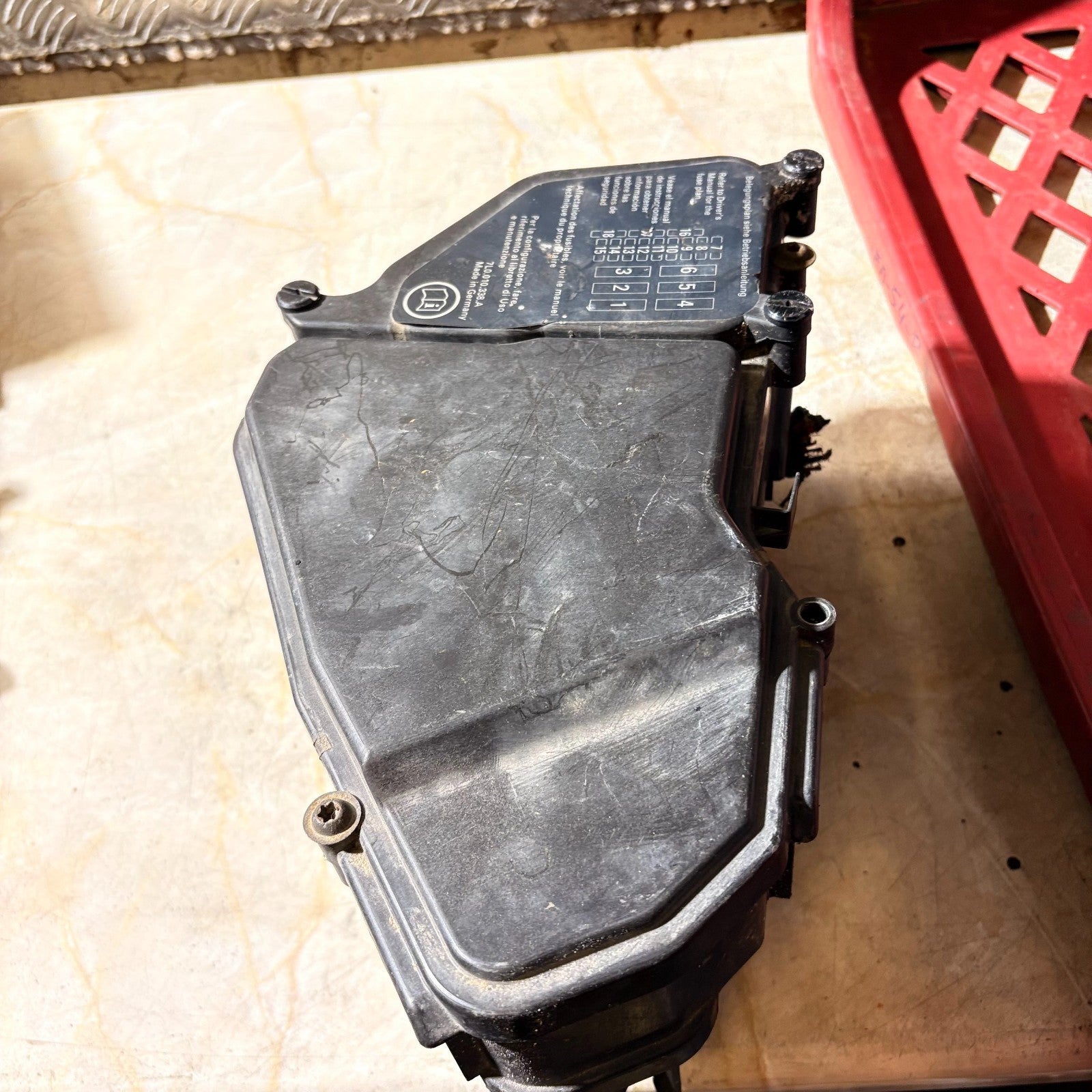 Porsche Cayenne 2003-2009 Under Bonnet Fuse Box 7L0010338A