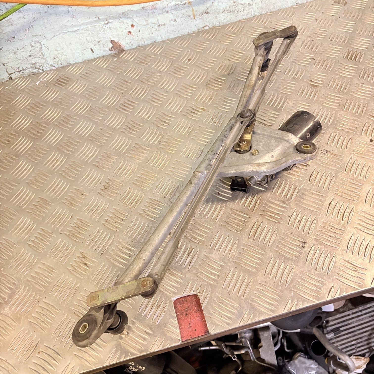 Rover 75 MG ZT 2002 Front Wiper Motor with Linkage: 0390241358