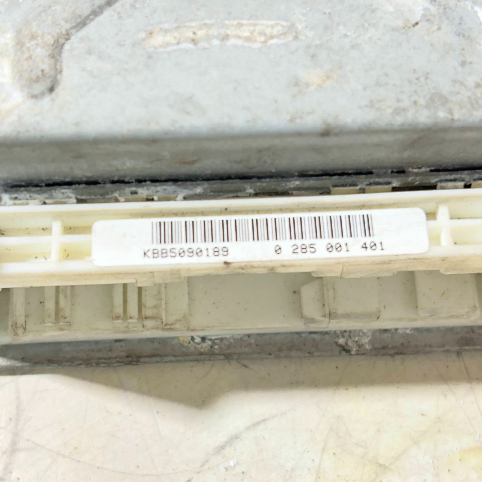 Land Rover Range Rover L322 2003-2005 Airbag ECU SRS Module YWC000710 0285001401