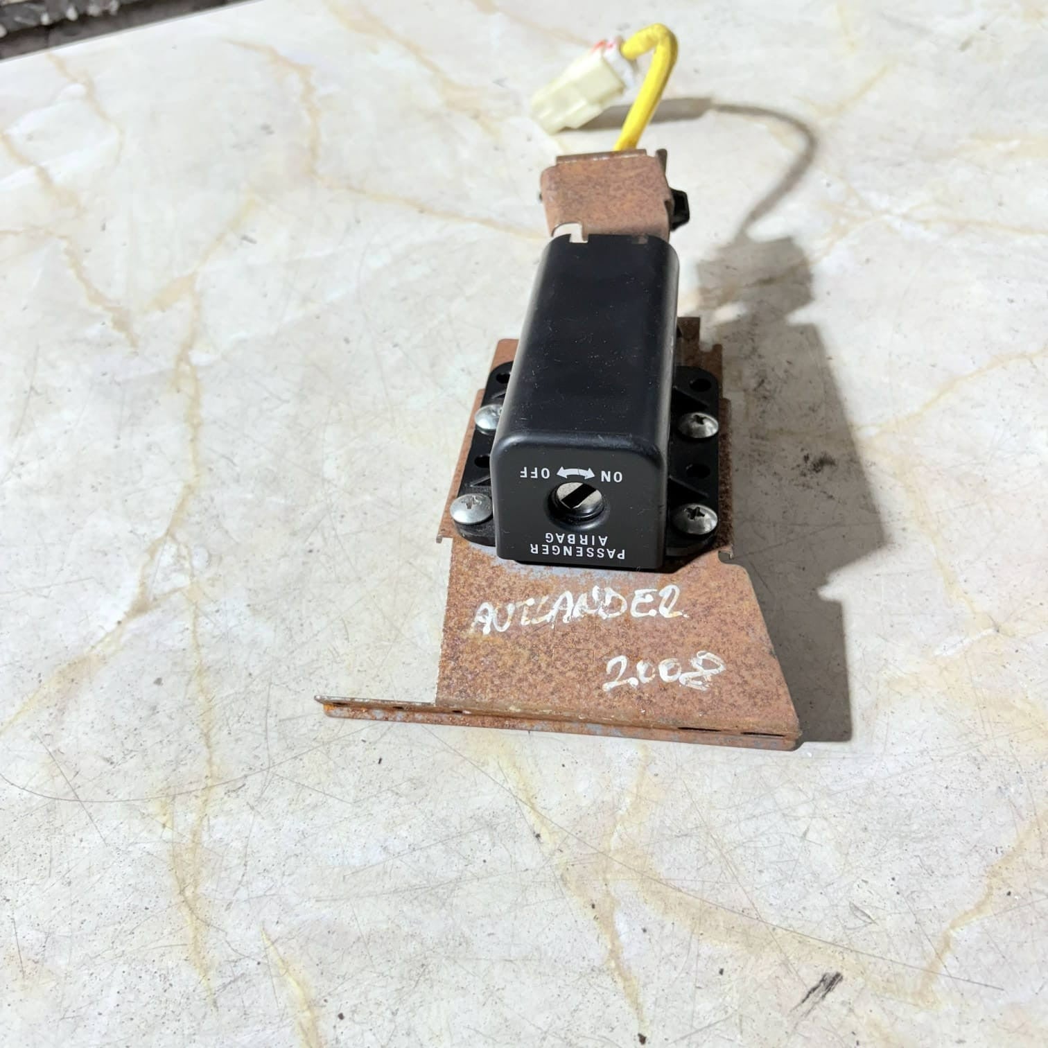 MITSUBISHI OUTLANDER MK2 CW7W 08-12 CW8W 08-10 AIRBAG ON OFF SWITCH 8610A054