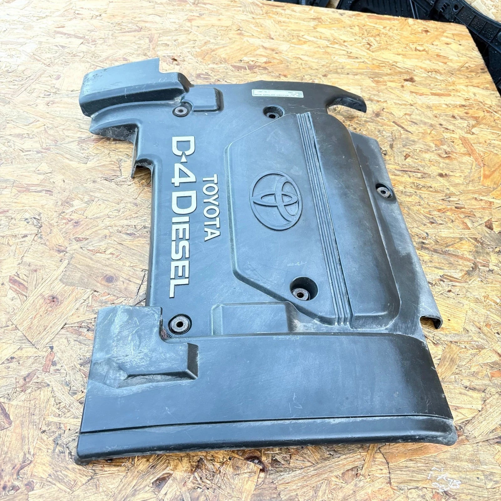 Toyota Avensis Engine Top Cover 20032009