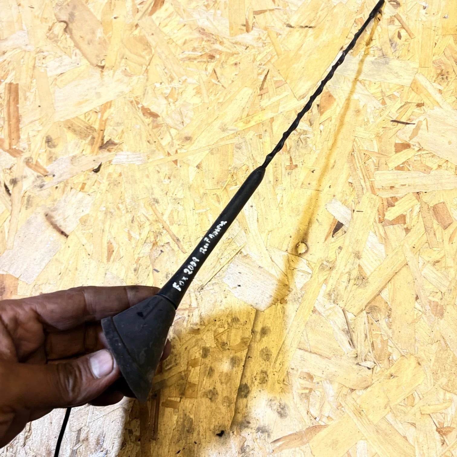 VW PASSAT B5 B5.5 1.8 PETROL ROOF MAST BASE AERIAL ANTENNA 2008