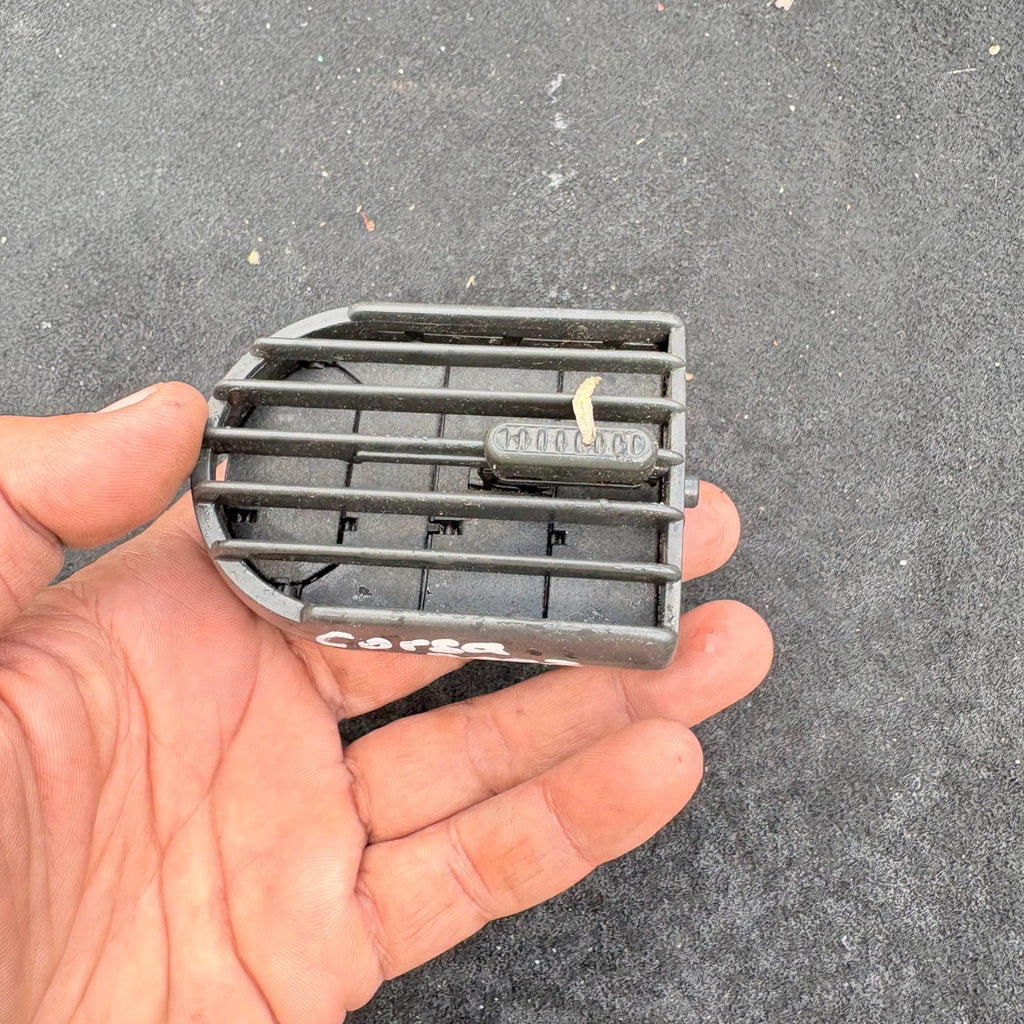 Center-Left Dashboard Air Vent Opel Corsa C 2003