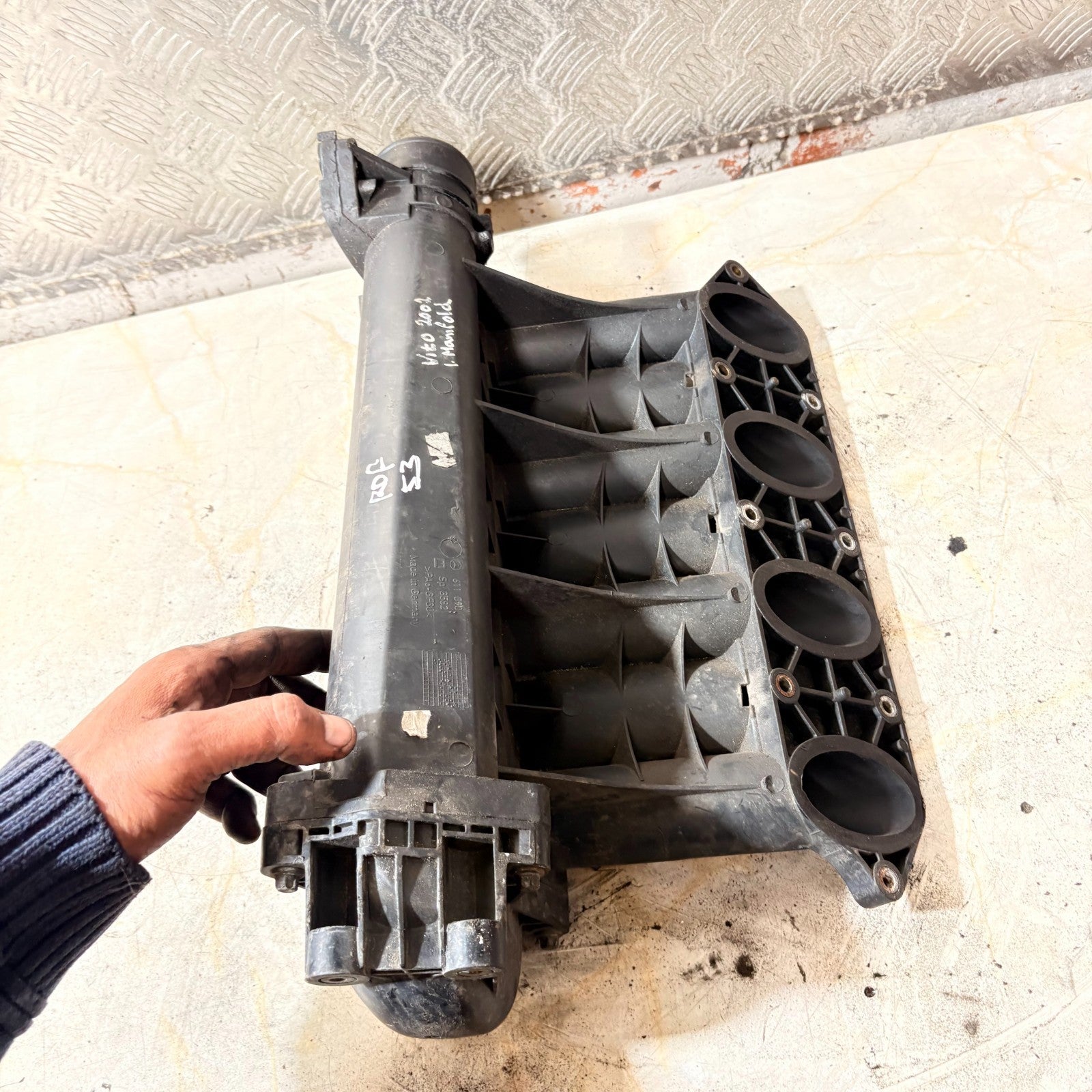 MERCEDES VITO VIANO W638 2.2 CDI INTAKE INLET MANIFOLD A6110903582 2002