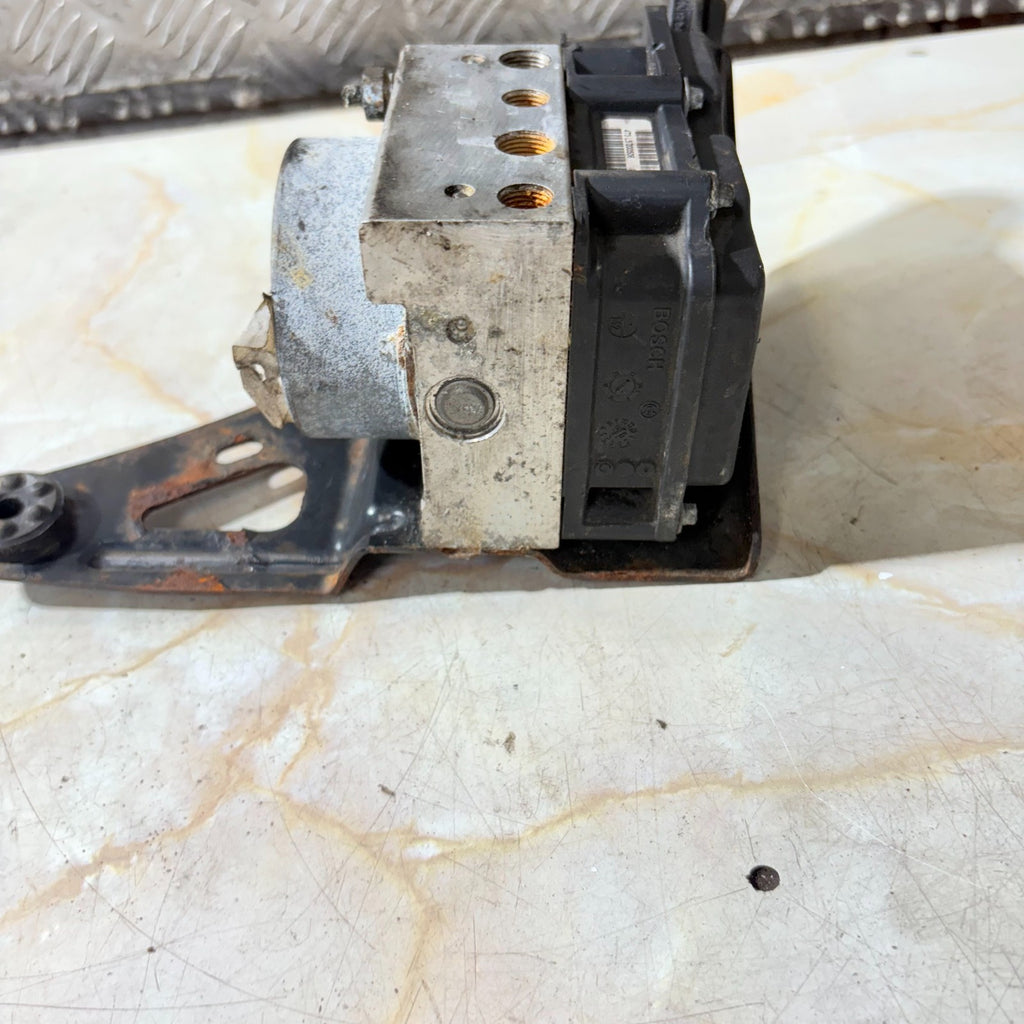 Renault Megane II Mk2 ABS Pump Control Module 1.6 16V K4M 2002-2008 8200038695