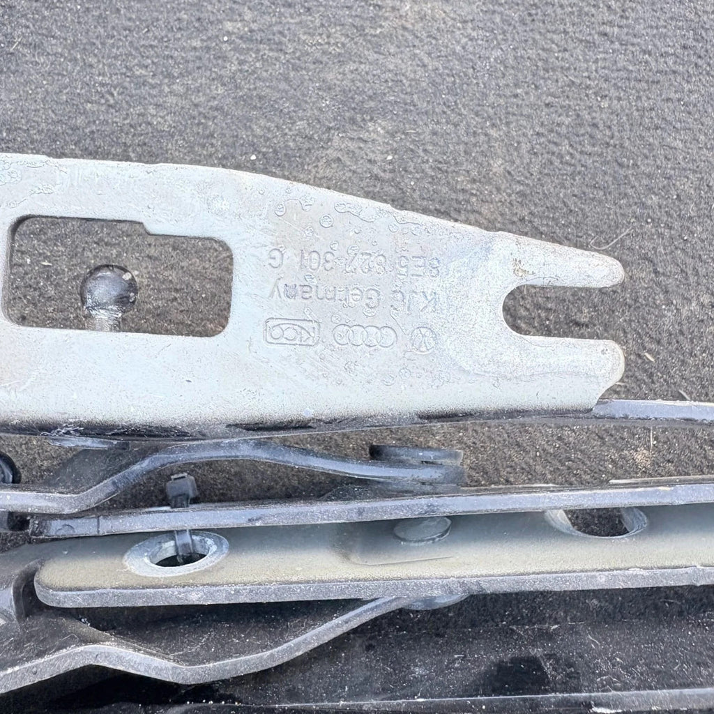 Audi A4 B6/B7 2002-08 Seat Exeo 2009-14 Rear Boot Lid Hinge Pair 8E5827301G/302G