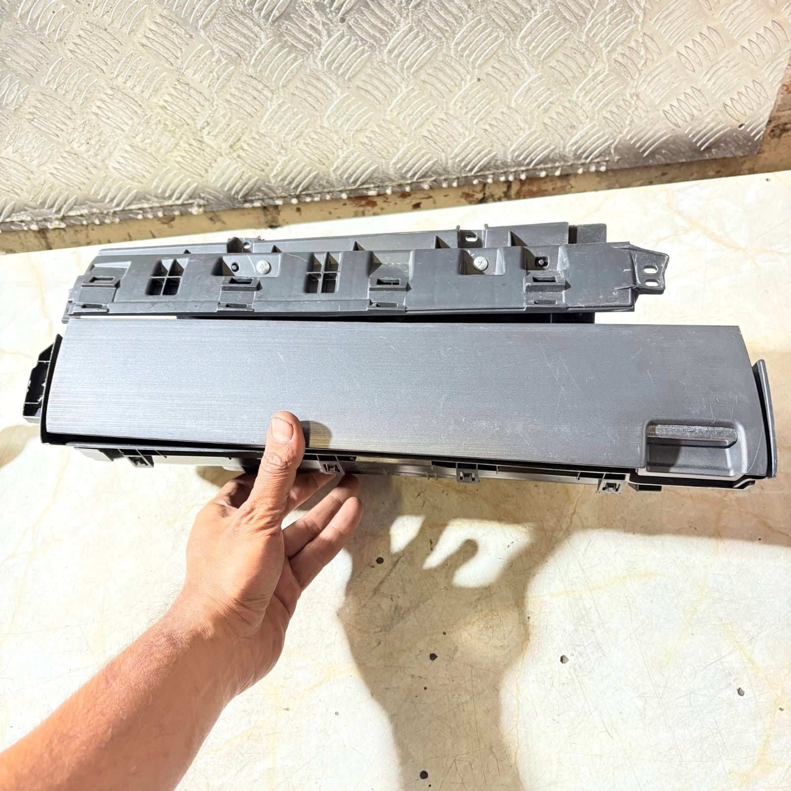 HONDA CRV MK3 2007 PASSENGER SIDE DASH STORAGE COMPARTMENT/TOP GLOVE BOX