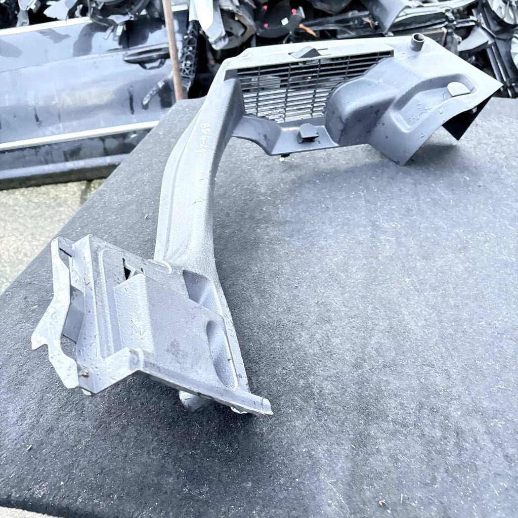 VW Golf MK7 MK7.5 interior boot trim (passenger rear) 5G6867761E 82V NSR