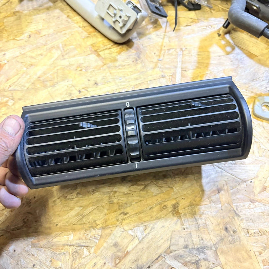 BMW Z3 1995-2002 DASHBOARD AIR VENT FRONT CENTRE MIDDLE