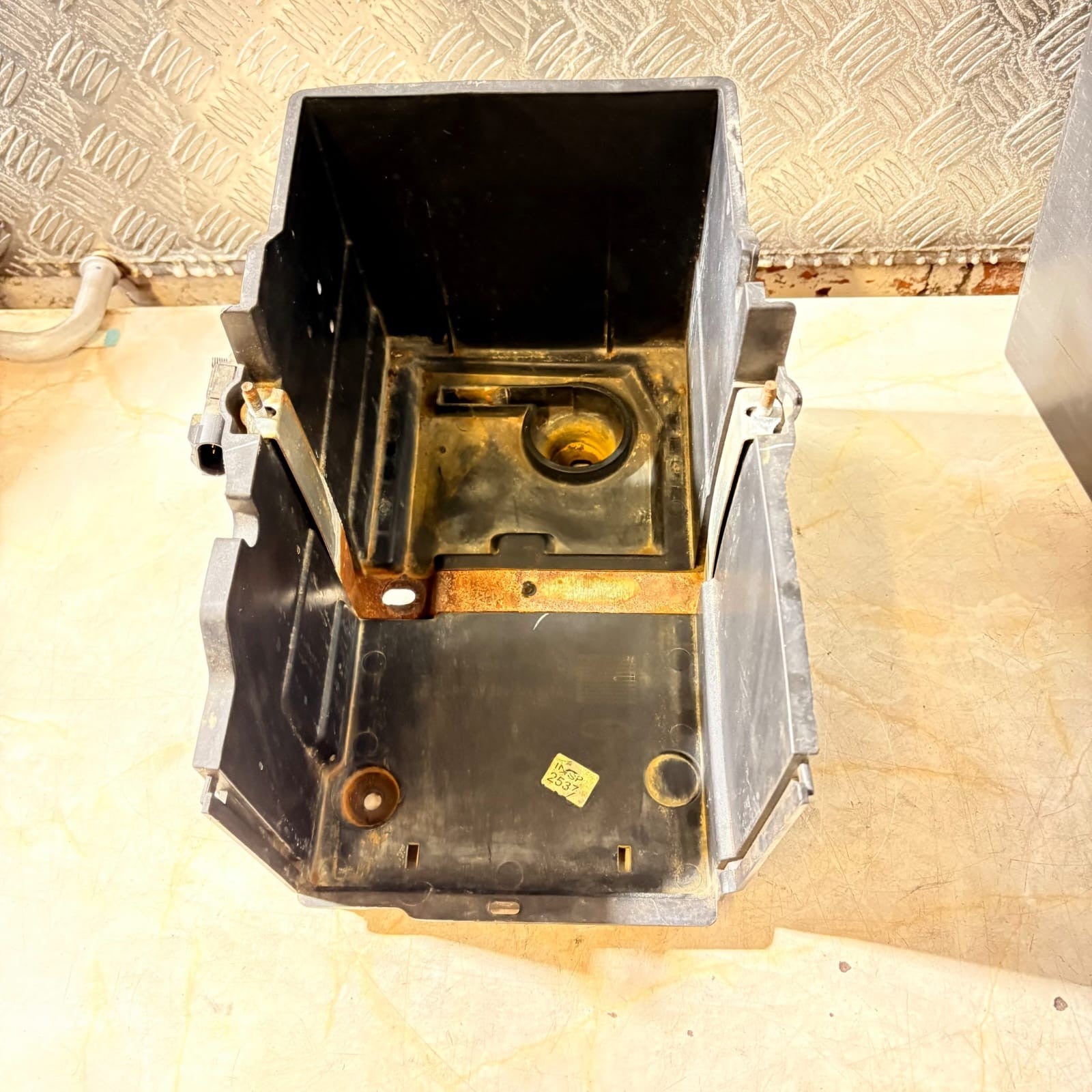 FORD KUGA 2014 BATTERY TRAY (2.0l 16v TDCI DIESEL T7MA) AM51-10723-AD P1524