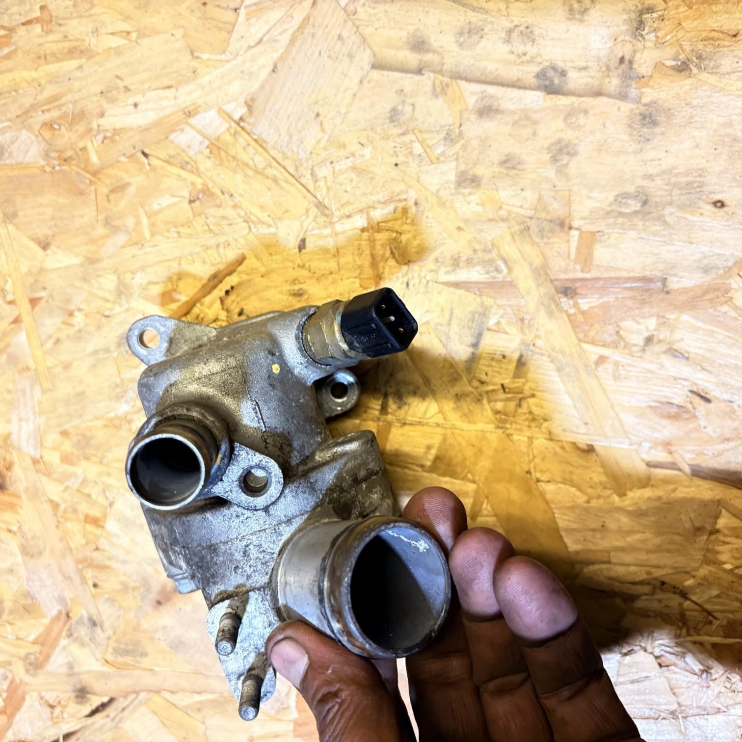 Honda Cbr 929 Rr 00-01 Thermostat Valve 19311Mcj305 19315Mcj000 2017