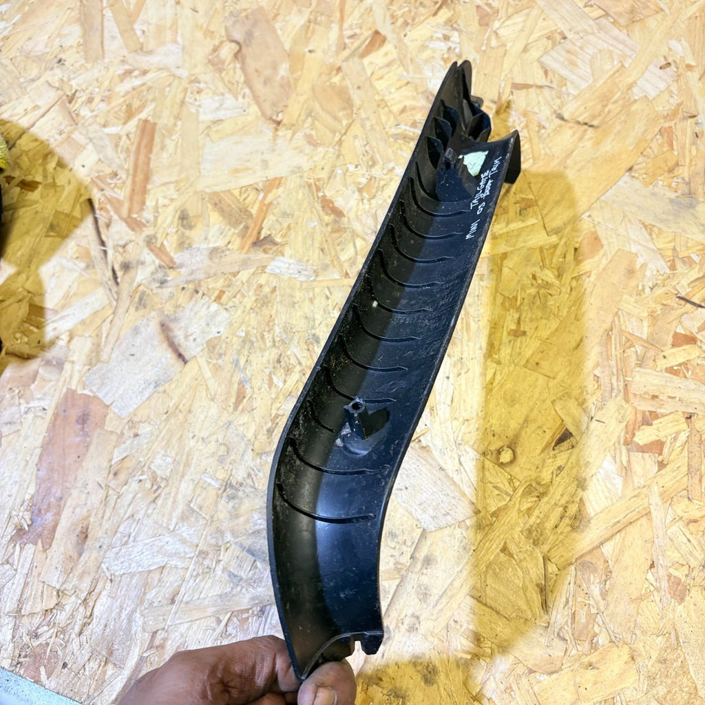 BMW Mini One, Cooper S Rear Right Side Tailgate Trim