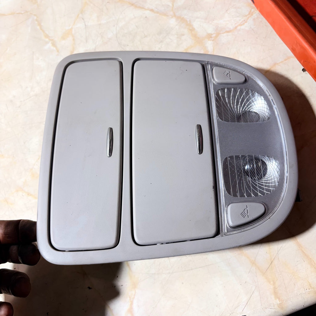 HYUNDAI SANTA FE 2011 5DR FRONT INTERIOR ROOF READING COURTESY LIGHT 92800-2BXXX