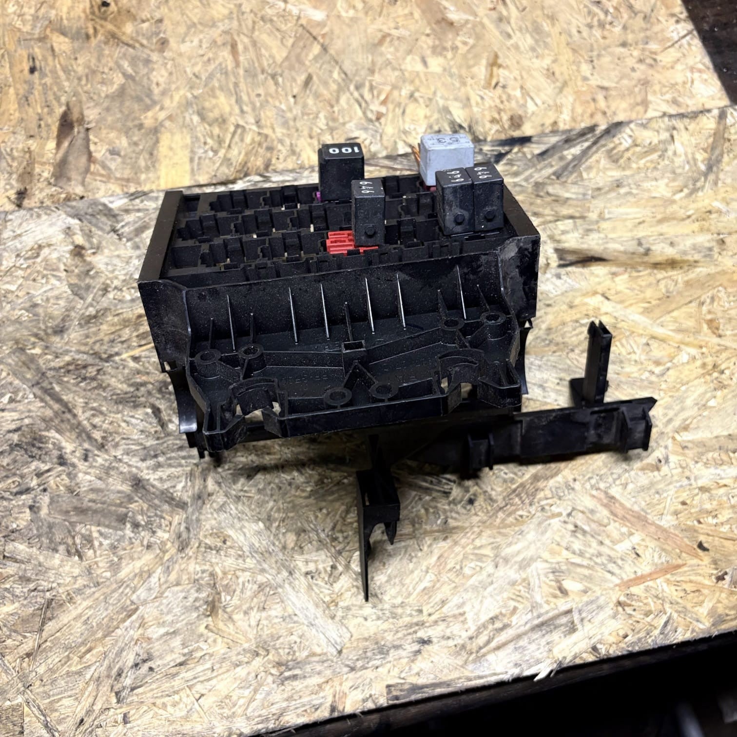 VW Polo 6R/6C (2010-2017) ECU & Relay Mounting Board Bracket 6R0907371C