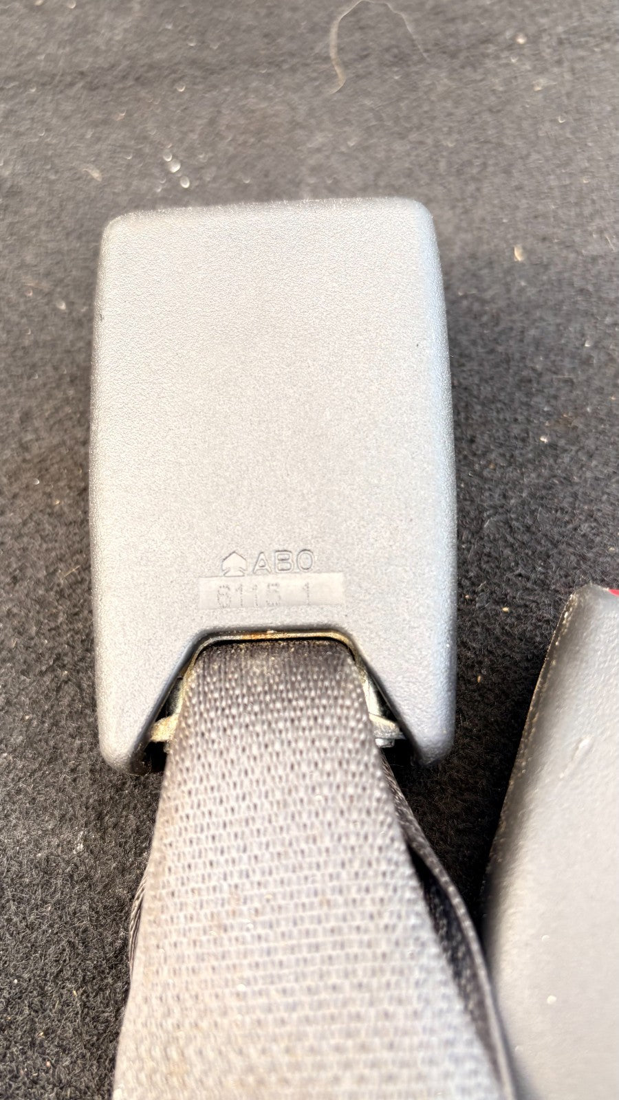 Chrysler 2007 Twin Seat Belt Buckle Rear Right Side 2021686
