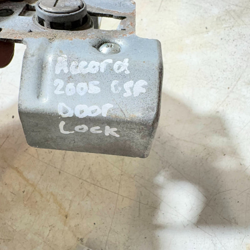 HONDA ACCORD Door Lock Right Off Side Front Saloon 2005