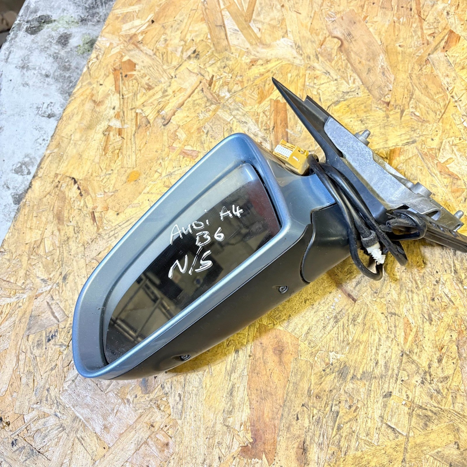 AUDI A4 B6 2001-2005 LEFT PASSENGER NSF ELECTRIC WING MIRROR BLUE SALOON AVANT