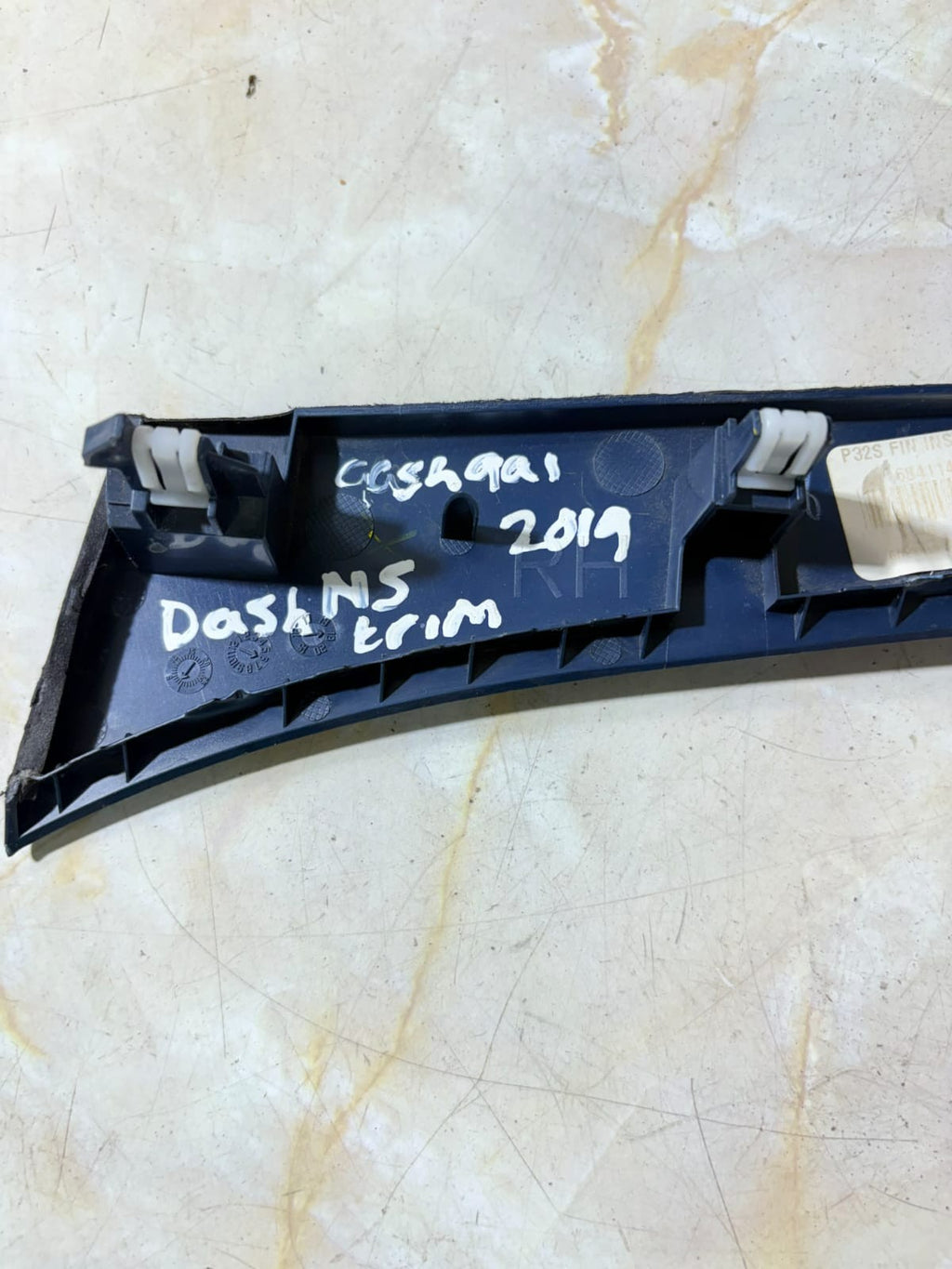 NISSAN QASHQAI J11 DASHBOARD BLACK TRIM 68411 4EA2A