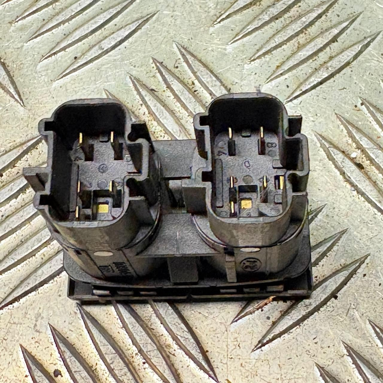 Ford Mondeo Mk3 2004-2007 Heated Front Rear Screen Switch 1S7T-18K574-AA 1117662