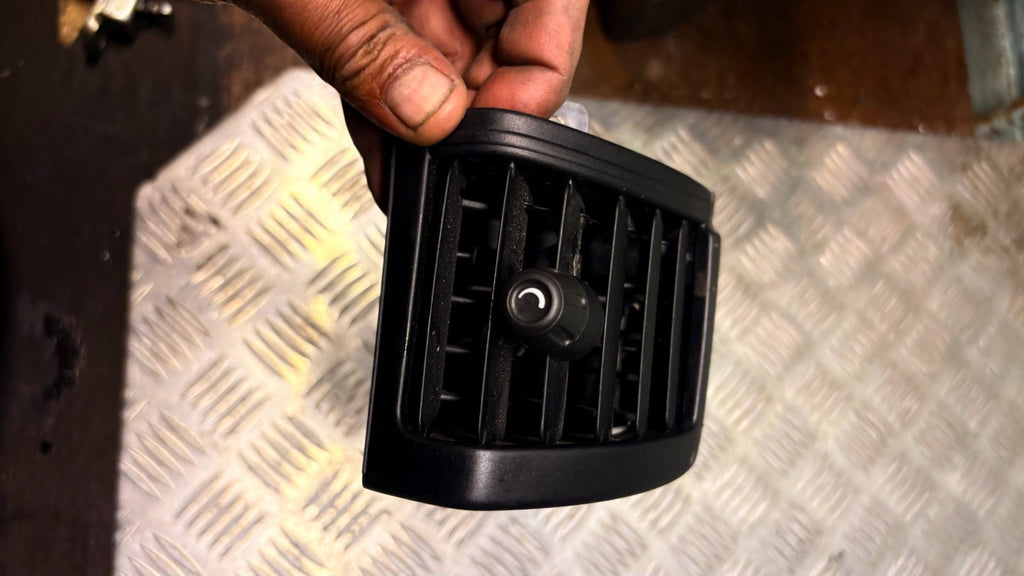 MINI COOPER 2017 DASHBOARD AIR VENT GRILL RIGHTSIDE 64229265405