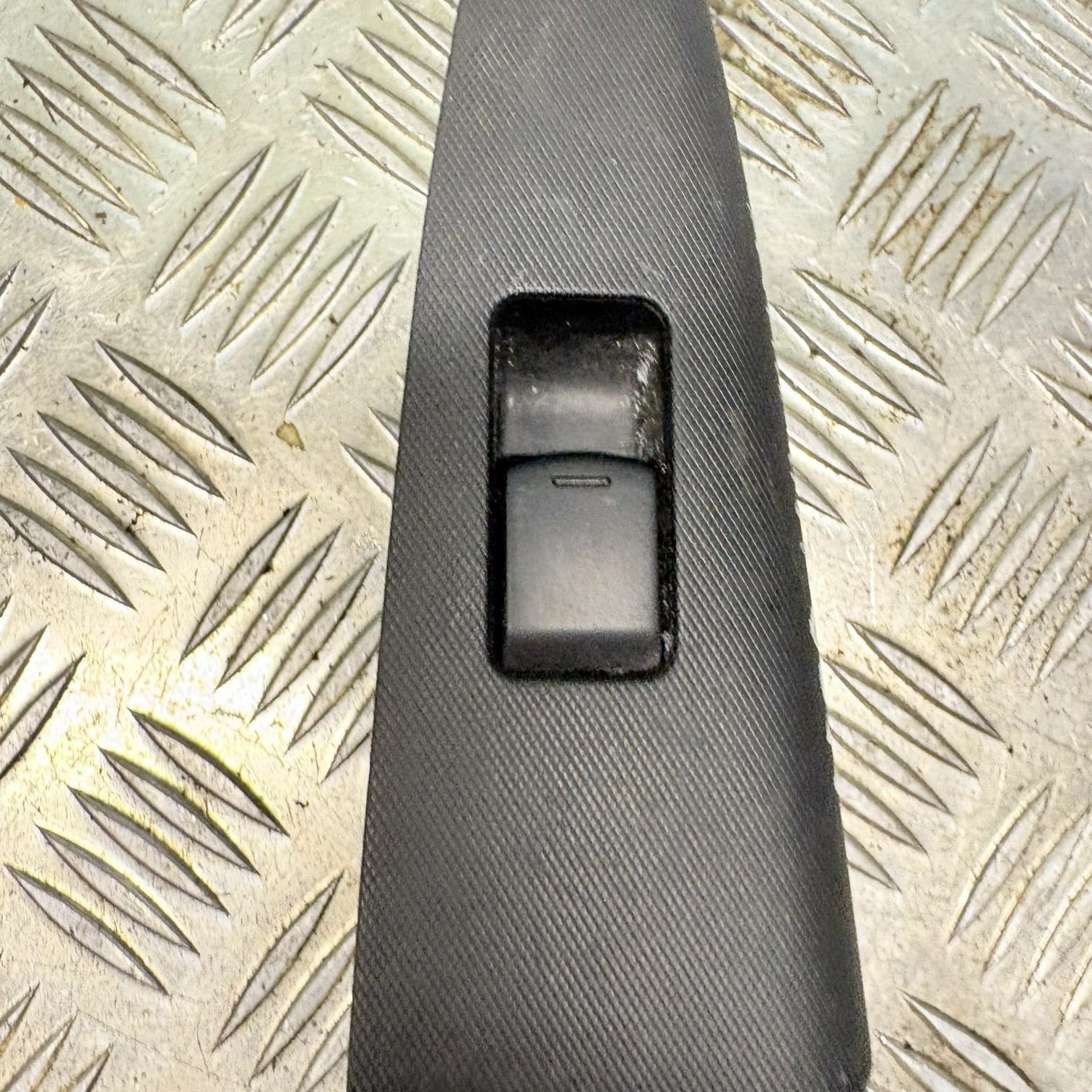 NISSAN NOTE 2012 DRIVER REAR ELECTRIC WINDOW SWITCH 6 PINS 2011