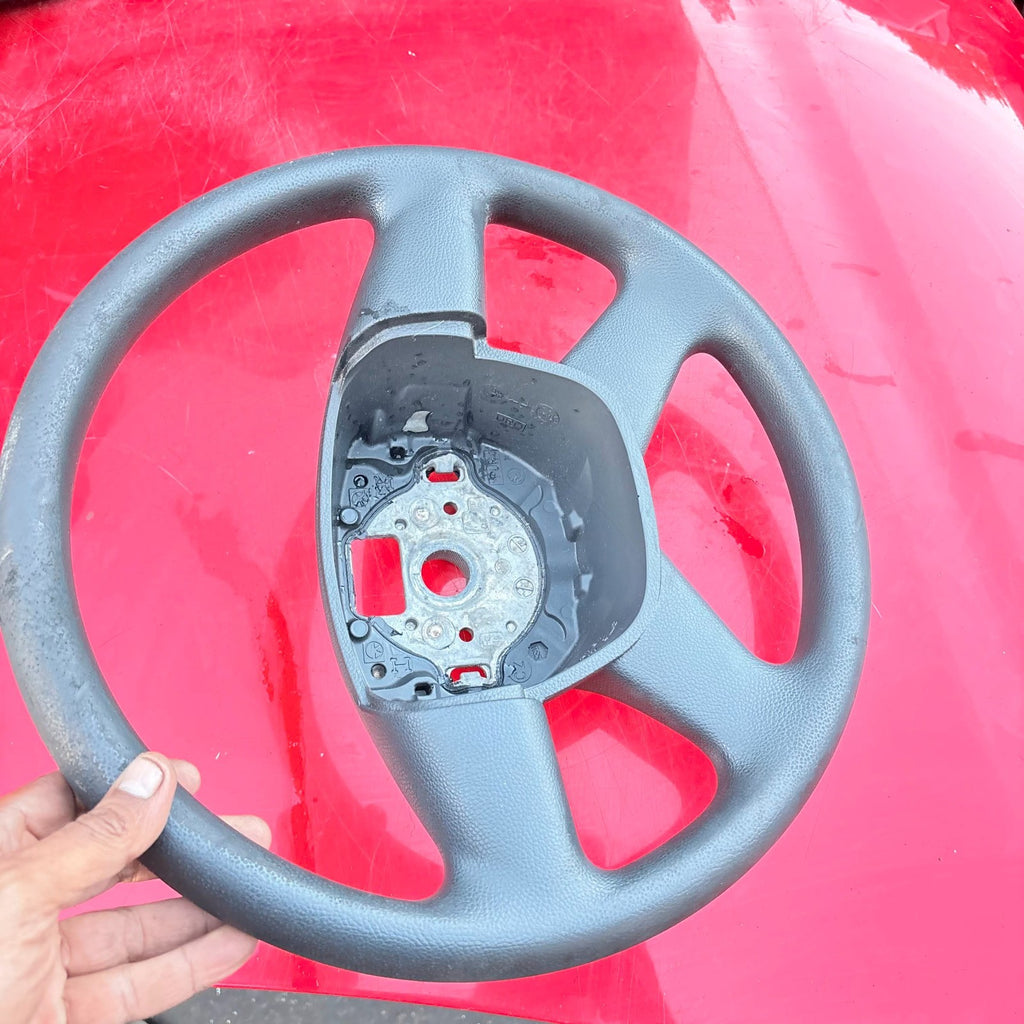 SKODA SUPERB STEERING WHEEL 4 SPOKE 3T0419091 2009